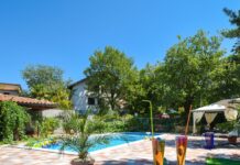 Apartments with Pool Antonia Malinska